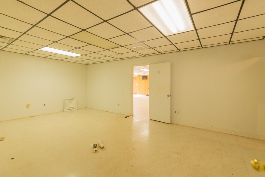 More Photos Of 2012 S Main St, Stillwater Medical For Sale