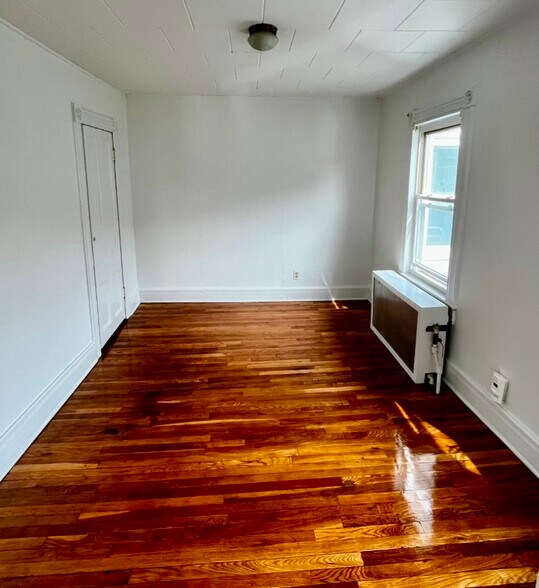 More Photos Of 158-160 W Main St, Walden Storefront Retail Residential For Sale