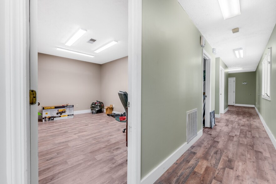 More Photos Of 148 Roush Cir, Fairmont Warehouse For Sale