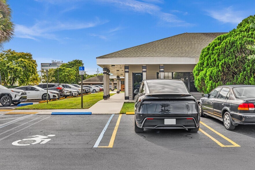 More Photos Of 5341 W Atlantic Ave, Delray Beach Medical For Sale