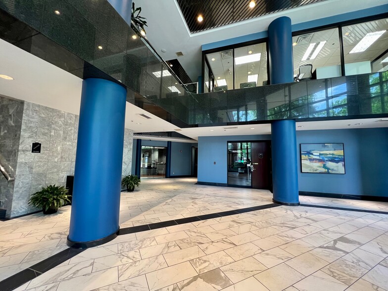 More Photos Of 308 N Peters Rd, Knoxville Office For Lease