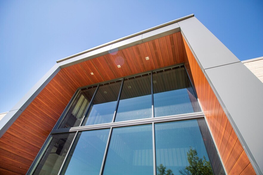 More Photos Of 12200 N Corporate Pky, Mequon Office For Lease