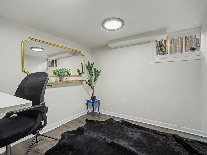 More Photos Of 10423 SE 23RD Ave, Portland Medical For Sale
