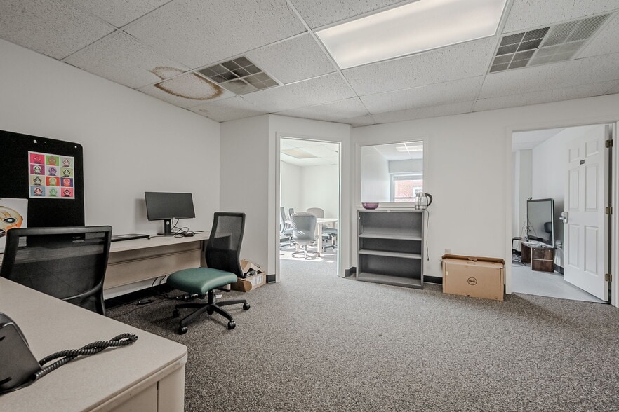 More Photos Of 77 E Main St, Newark Loft Creative Space For Sale