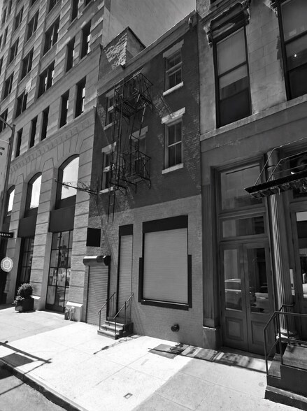 More Photos Of 19 Howard St, New York Storefront Retail Office For Lease