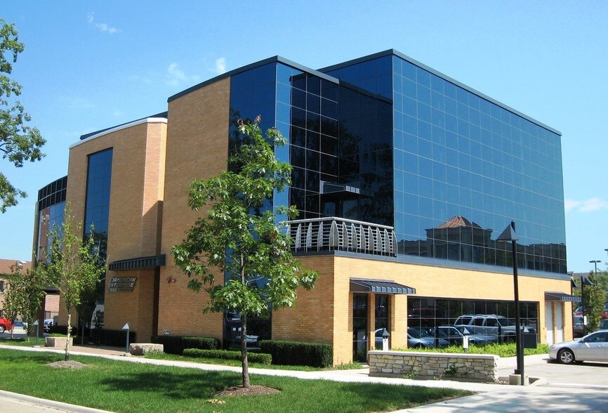 Primary Photo Of 1725 N McGovern St, Highland Park Medical For Lease