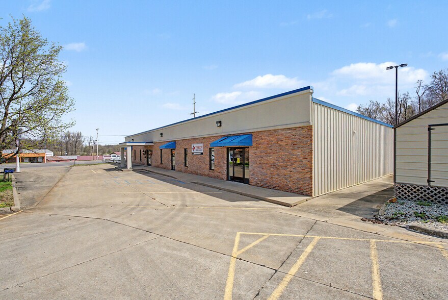 More Photos Of 2737 E Jackson Blvd, Jackson Medical For Lease