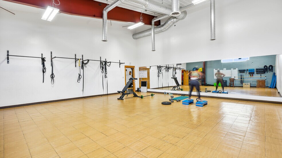 More Photos Of 500 N Front St, Townsend General Retail For Sale