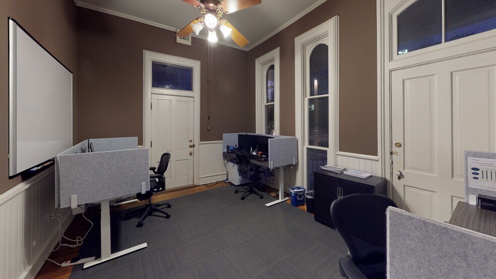 More Photos Of 109 E 10th St, Austin Loft Creative Space For Sale