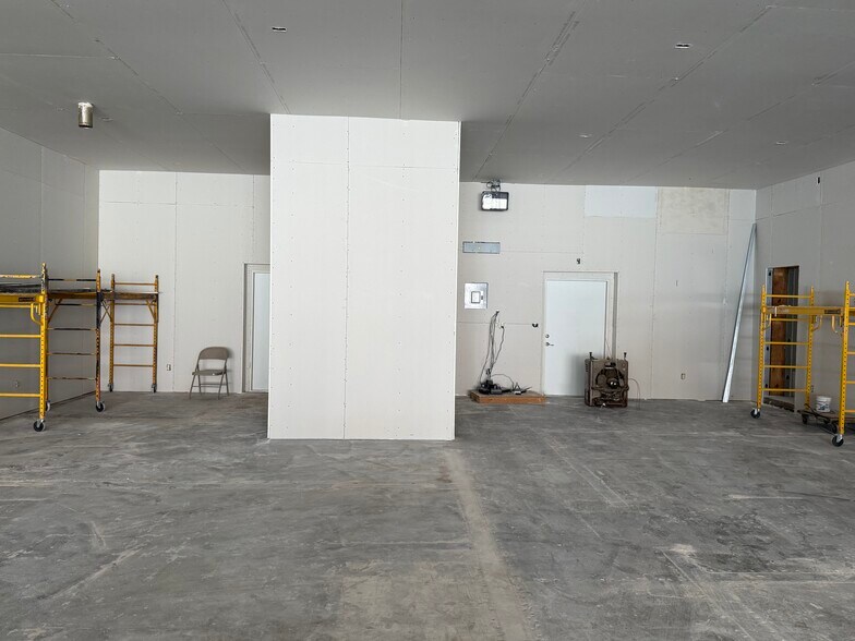 More Photos Of 322-326 Avenue C, Killeen Storefront For Lease