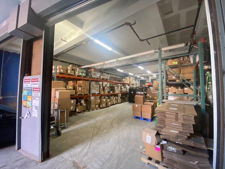 More Photos Of 264 41st St, Brooklyn Warehouse For Lease