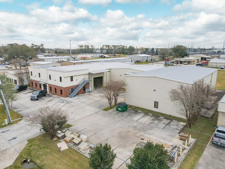 More Photos Of 205 Marcon Dr, Lafayette Manufacturing For Lease
