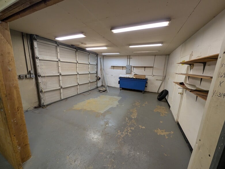 More Photos Of 2624 N Borthwick St, Portland Warehouse For Lease
