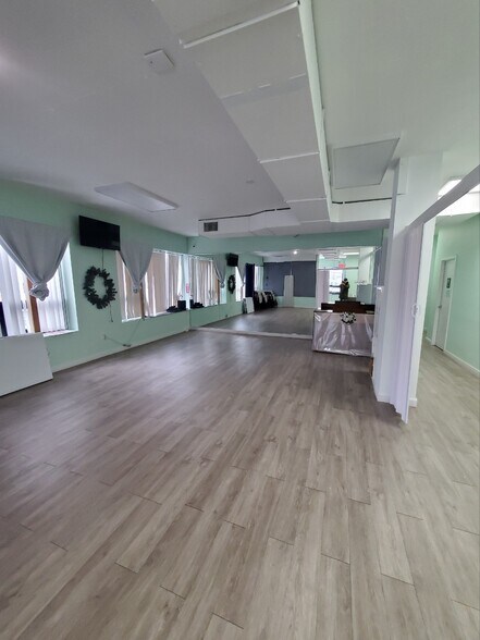 More Photos Of 4014 157th St, Flushing Flex For Sale