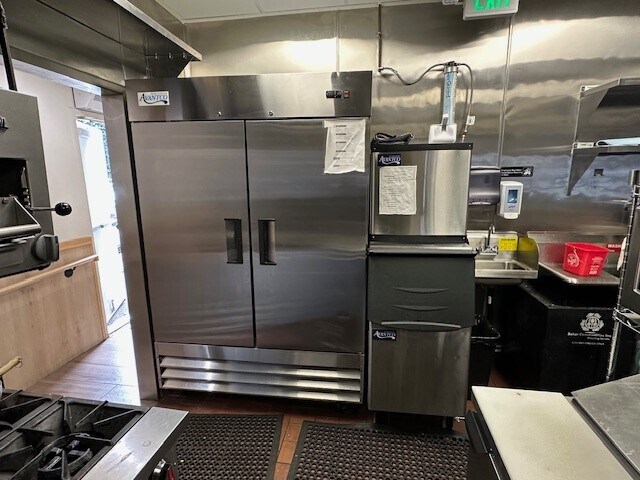 More Photos Of 11820-11830 Ventura Blvd, Studio City Restaurant For Lease