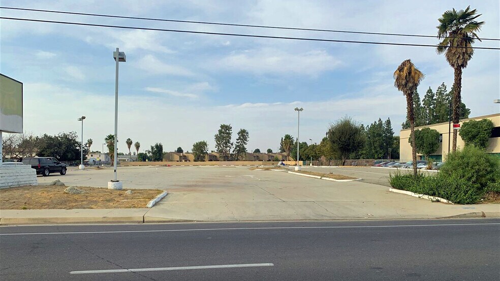 More Photos Of 920 34th St, Bakersfield Land For Sale