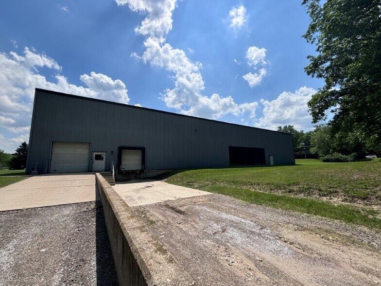 More Photos Of 5200 Venture Dr, Ann Arbor Manufacturing For Sale