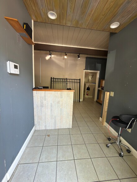 More Photos Of 1334 13th St, Columbus Freestanding For Lease
