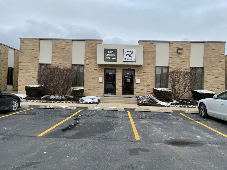 Primary Photo Of 1881 Commerce Dr, Elk Grove Village Office For Lease