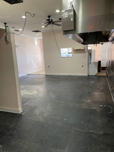 More Photos Of 337 Willard Ave, Newington Freestanding For Lease