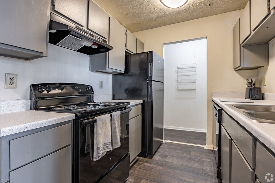 More Photos Of 5816 Covington Hwy, Decatur Apartments For Sale
