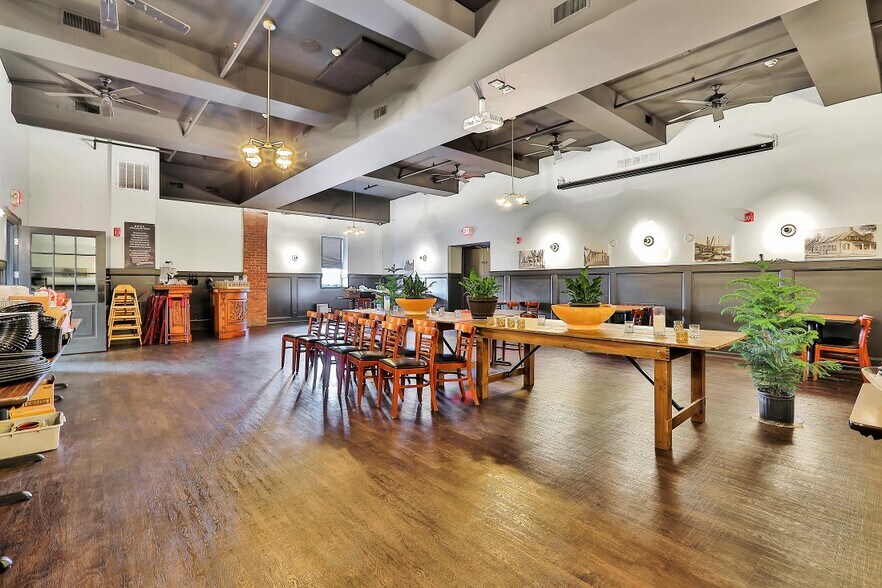 More Photos Of 63 N Front St, Kingston Storefront For Sale