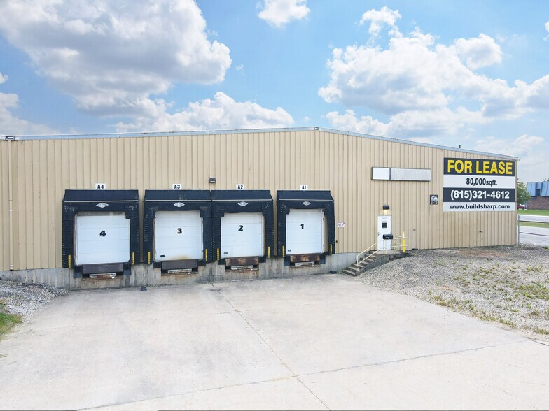 More Photos Of 400 Earl Rd, Shorewood Warehouse For Lease