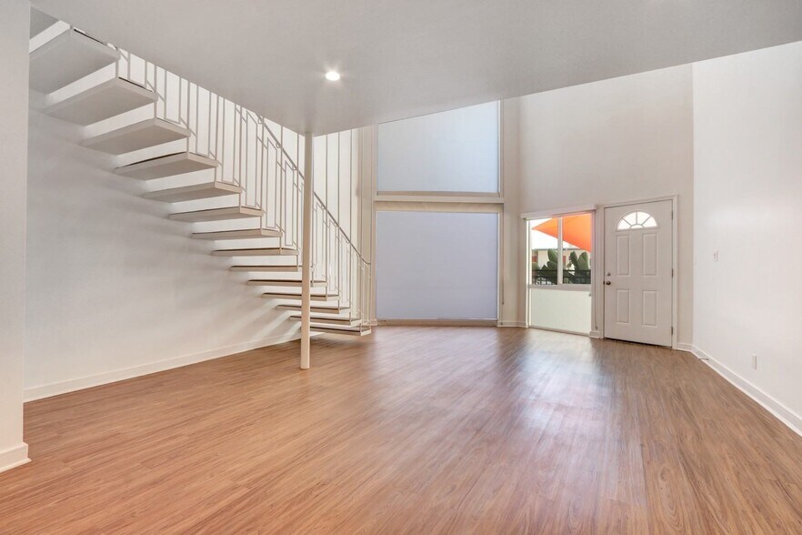 More Photos Of 700 S 6th St, Burbank Apartments For Sale