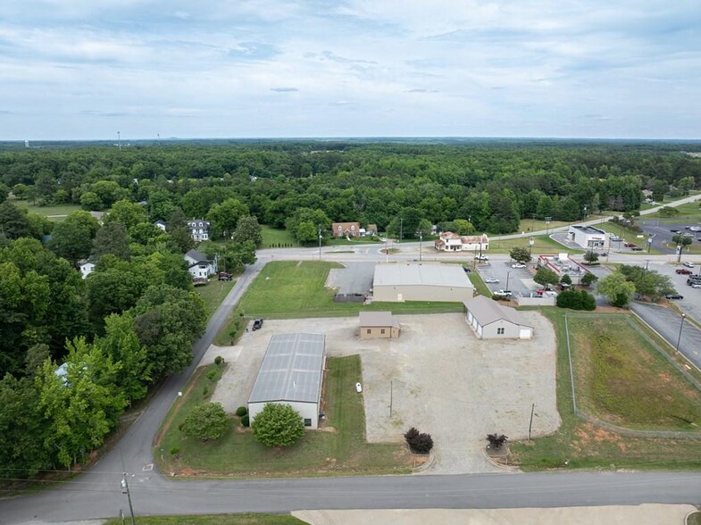 More Photos Of 471 Osborne St, Keysville Warehouse For Sale