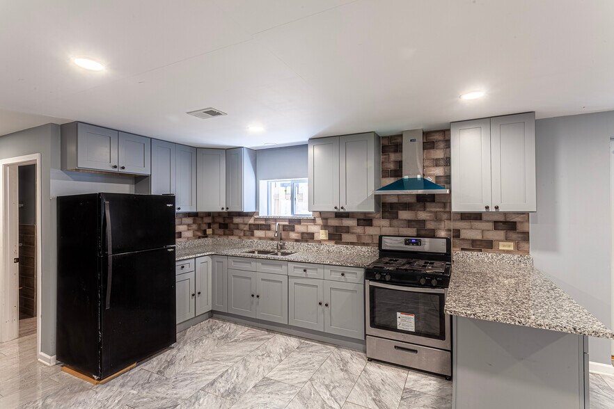 More Photos Of 214 Chicago Ave, Oak Park Apartments For Sale
