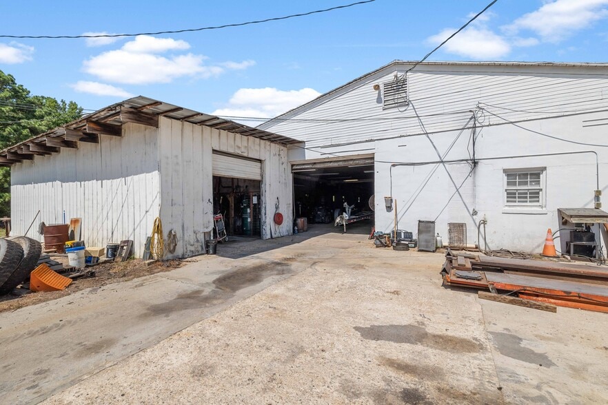 More Photos Of 4101 Wendell Blvd, Wendell Auto Repair For Lease