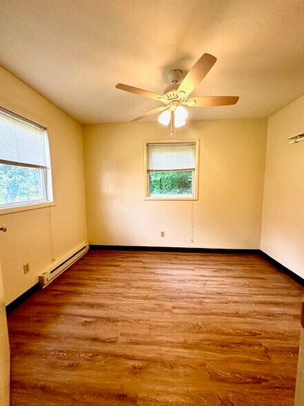 More Photos Of 862 Iron Ridge Rd, Spring Grove Apartments For Sale