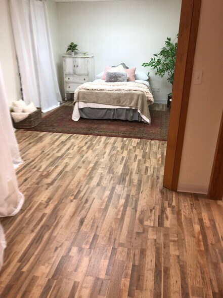 More Photos Of 6368 Elm St, North Branch Office For Sale