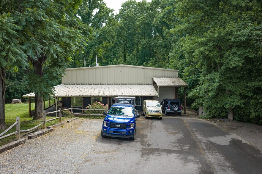 More Photos Of 2000 N Bridge St, Elkin Restaurant For Sale