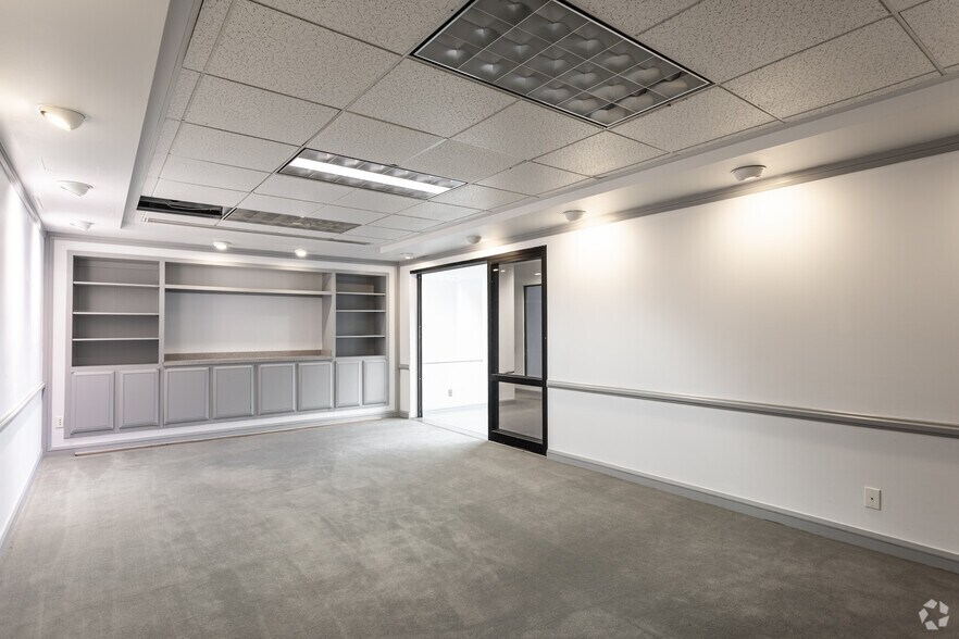 Photo of 8th Floor Ste 812