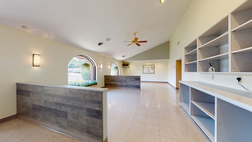 More Photos Of 12249 US Route 30, North Huntingdon Veterinarian Kennel For Sale