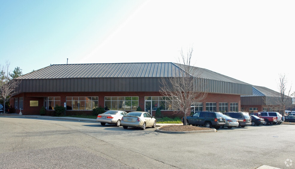 More Photos Of 519-525 Branchway Rd, North Chesterfield Light Distribution For Lease