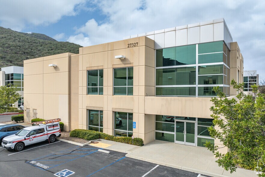 More Photos Of 27321-27327 Via Industria, Temecula Light Distribution For Lease