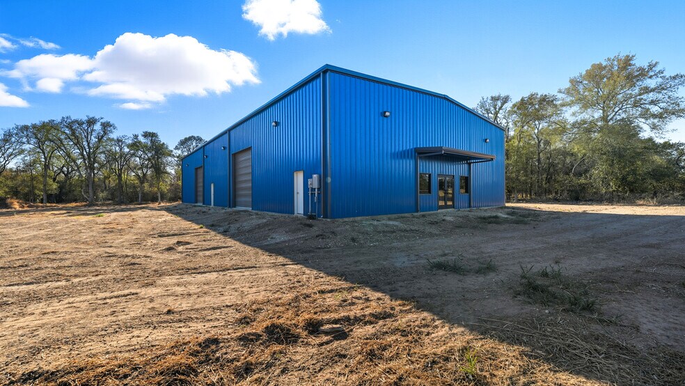 More Photos Of 5345 US 87, Stockdale Warehouse For Sale