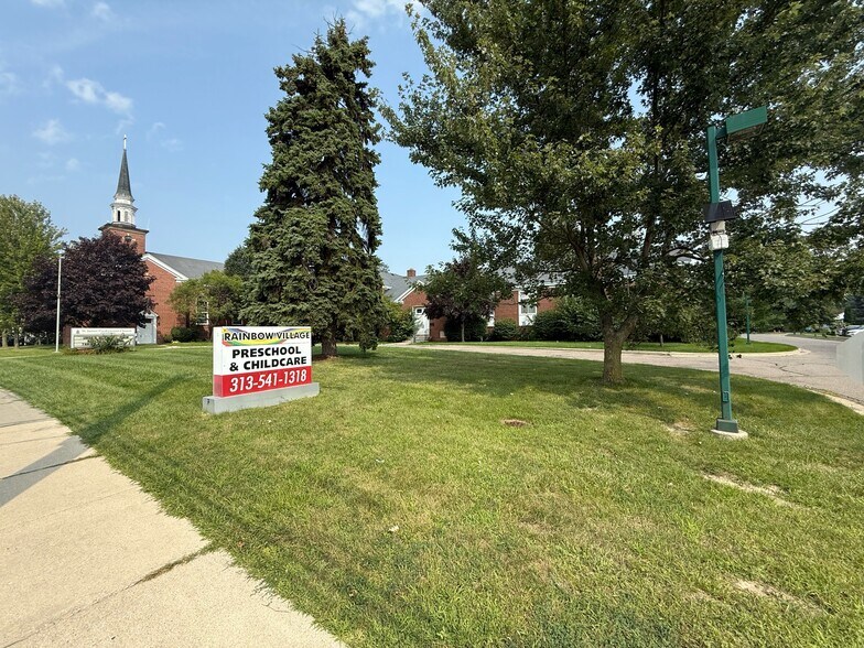 More Photos Of 25350 W 6 Mile Rd, Redford Religious Facility For Sale
