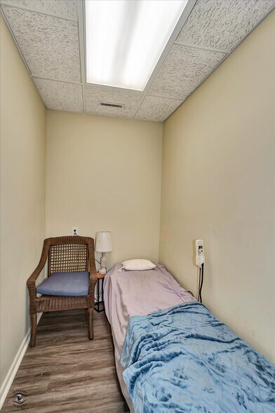 More Photos Of 1112 E Railroad St, Sandwich Office For Sale