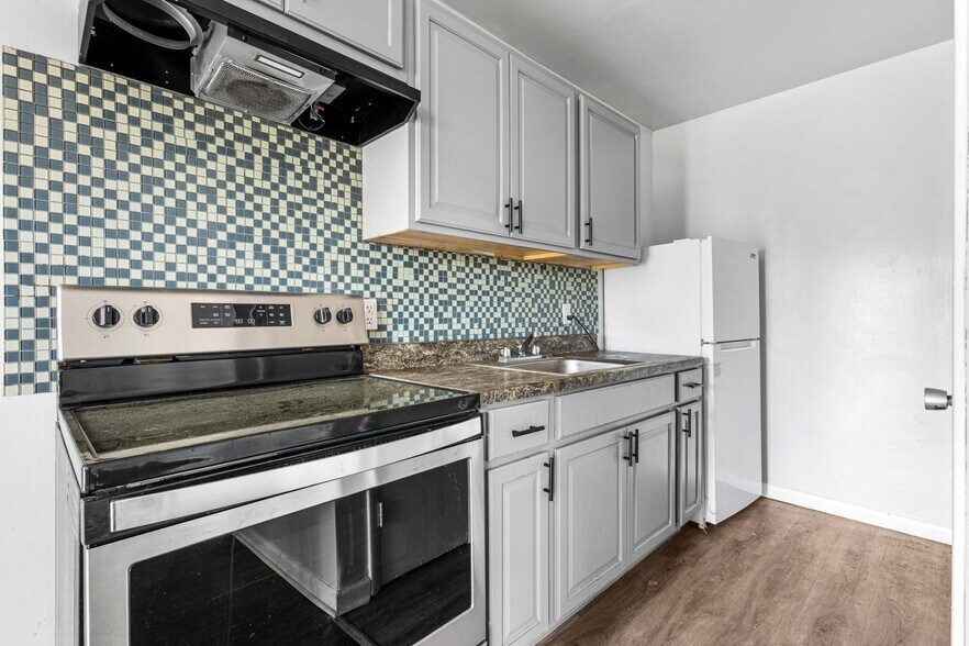 More Photos Of 210 Matthews Ave, Carrollton Apartments For Sale