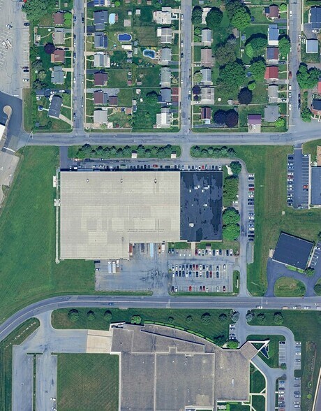 More Photos Of 6 Emery Ave, Randolph Distribution For Lease