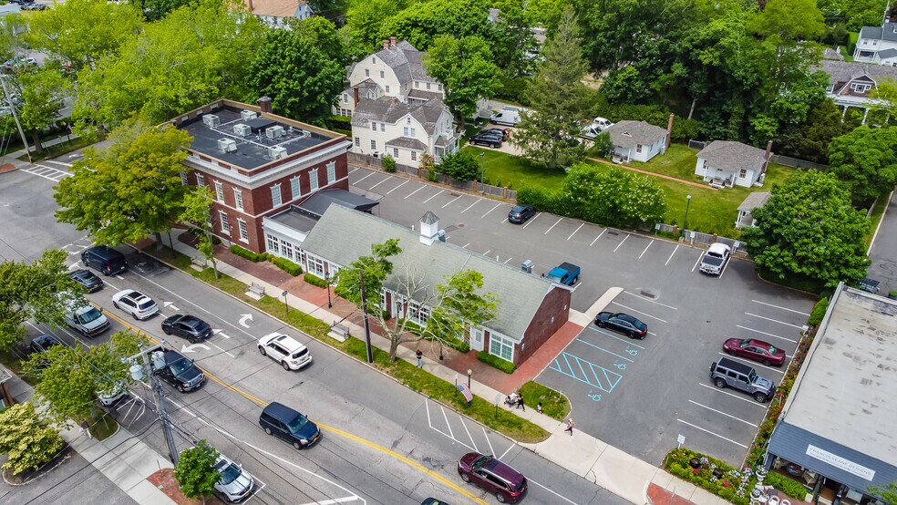 More Photos Of 1 Hampton Rd, Southampton Storefront Retail Office For Sale