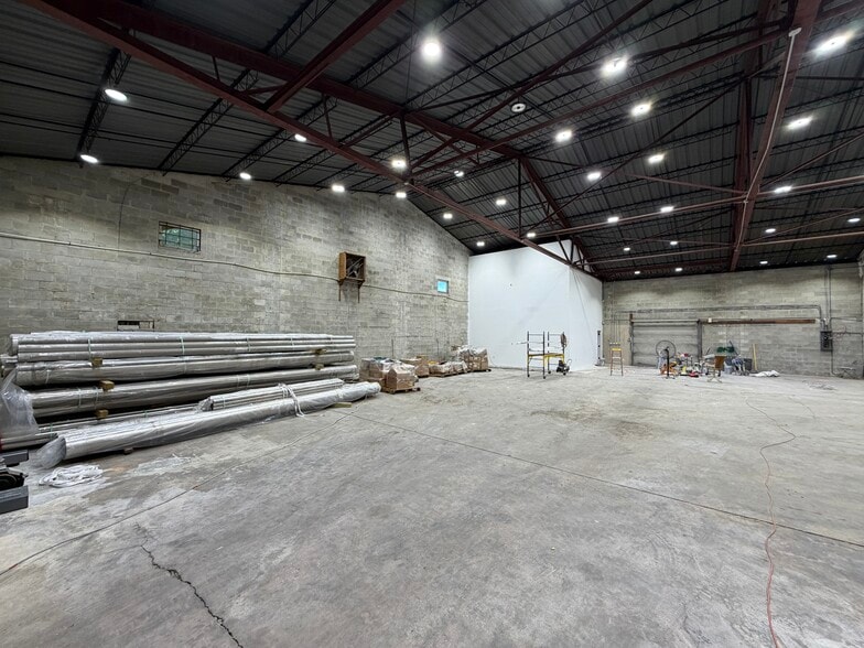 More Photos Of 936 Edith Ave, Lakeland Industrial For Sale