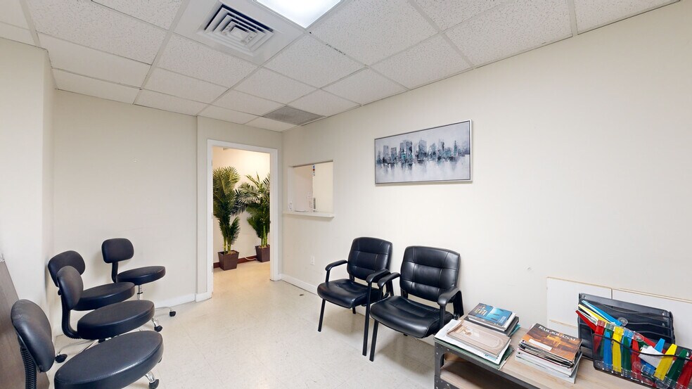 Primary Photo Of 2925 Aventura Blvd, Aventura Medical For Lease