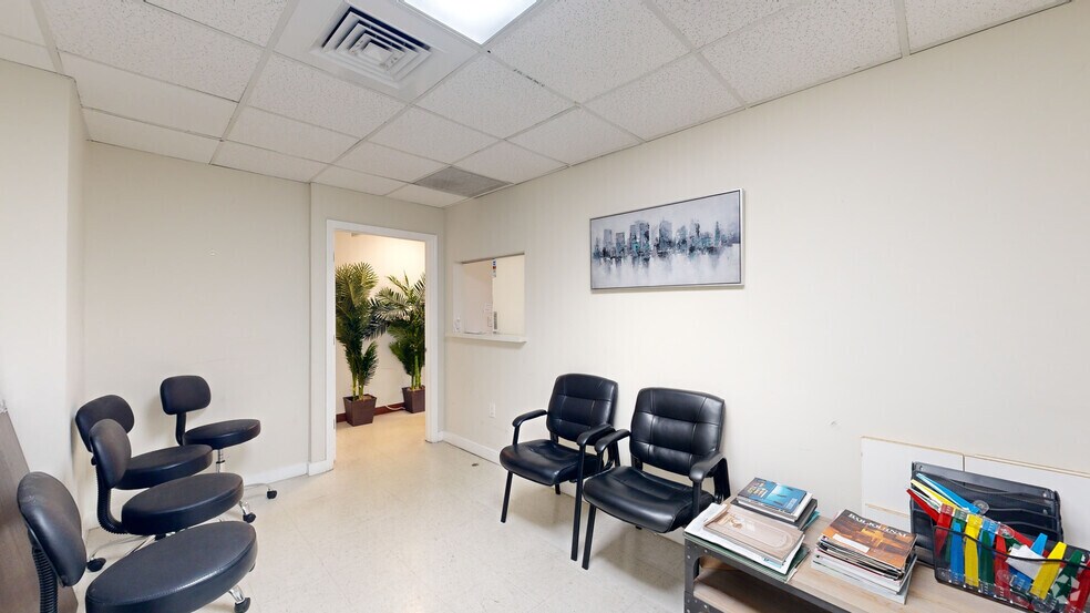 Primary Photo Of 2925 Aventura Blvd, Aventura Medical For Lease