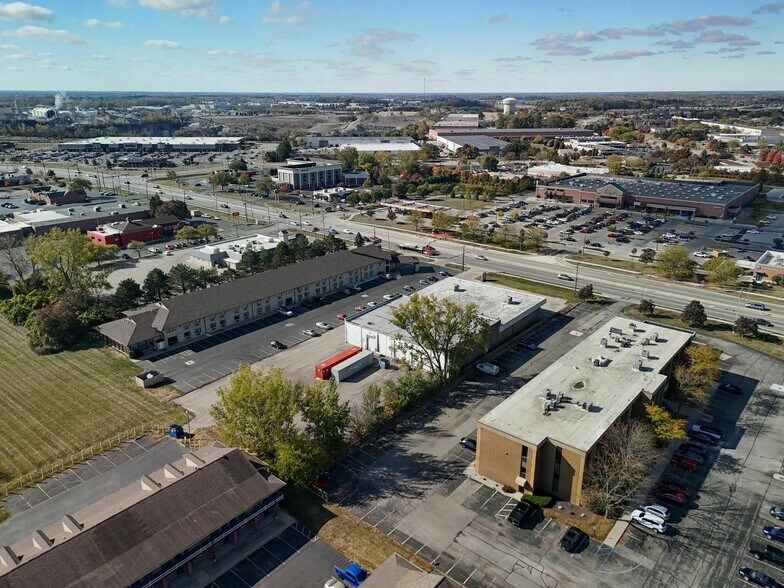 More Photos Of 1436 Reynolds Rd, Maumee Freestanding For Lease