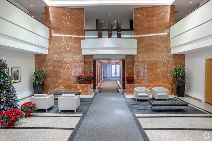 More Photos Of 140 Allstate Pky, Markham Office For Sale