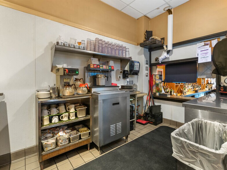 More Photos Of 176 Columbus Ave, Pawtucket General Retail For Sale